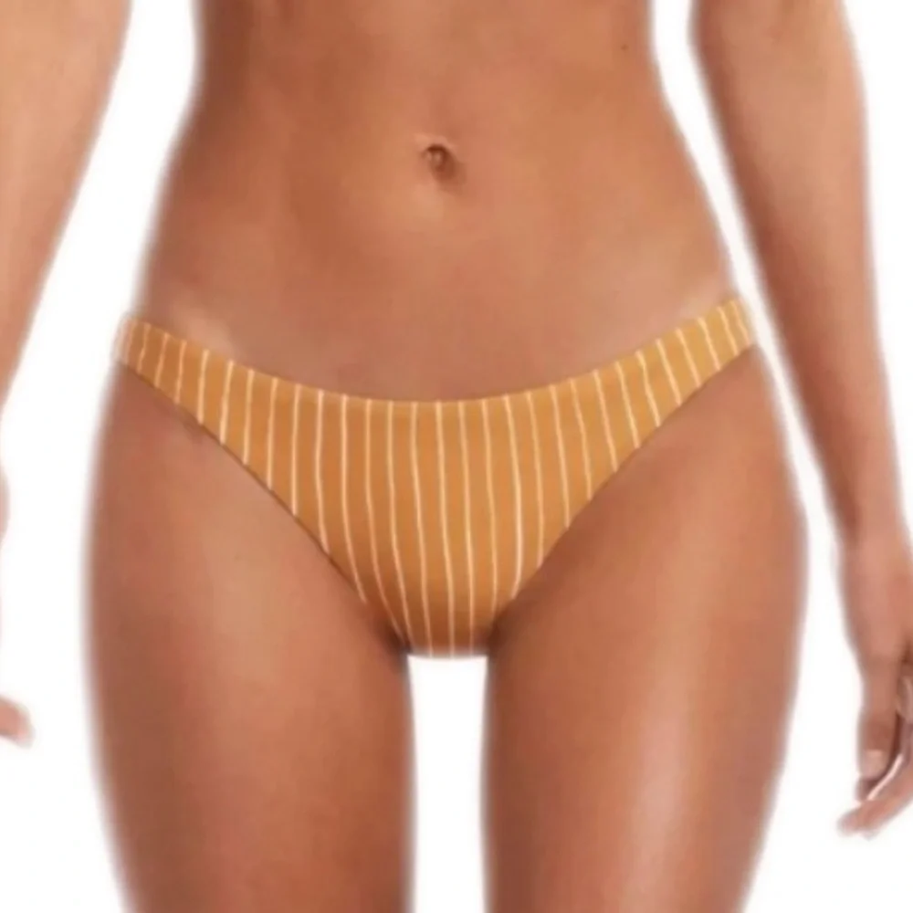 Vitamin A Neutra Swim Triangle Top and Luciana Bottom Bikini Set Dorada
